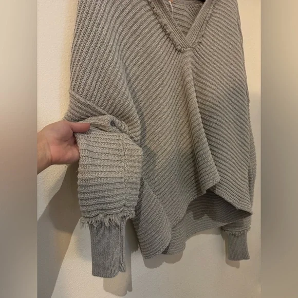 Free People M Tan Pebble Marlie V-neck Pullover Sweater - Picture 6 of 12